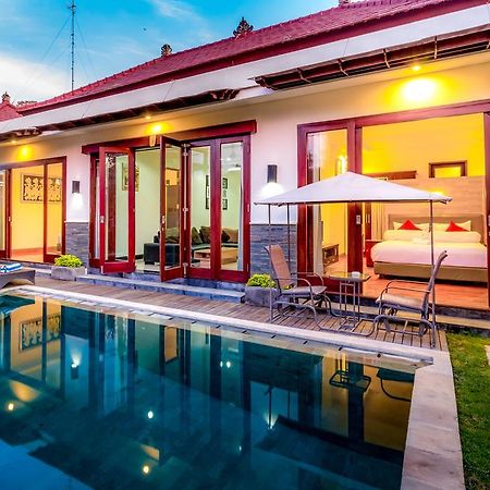 Villa Gayatri 塞米亚克 外观 照片
