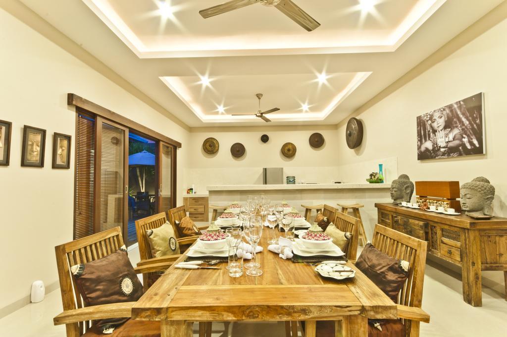 Villa Gayatri 塞米亚克 客房 照片