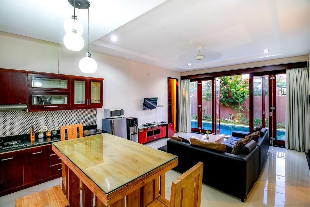 Villa Gayatri 塞米亚克 外观 照片