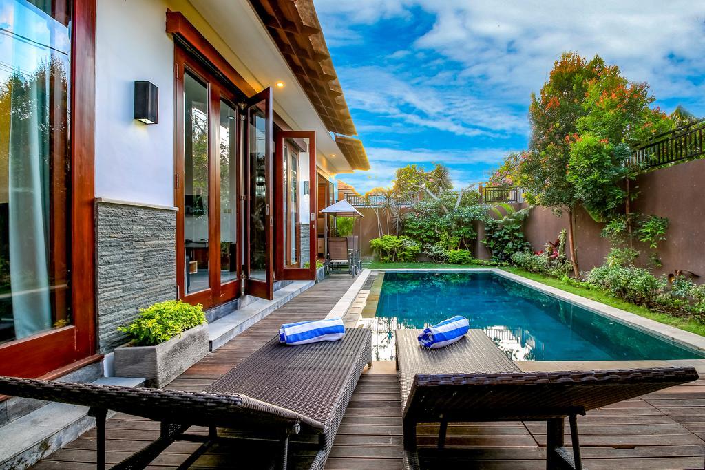 Villa Gayatri 塞米亚克 外观 照片