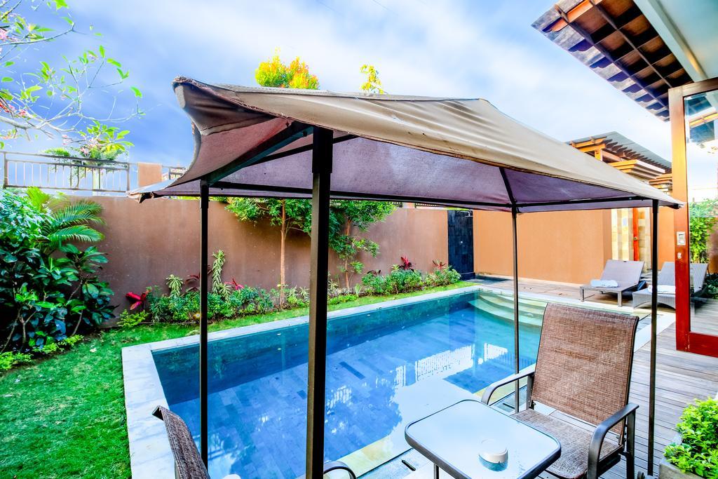 Villa Gayatri 塞米亚克 外观 照片