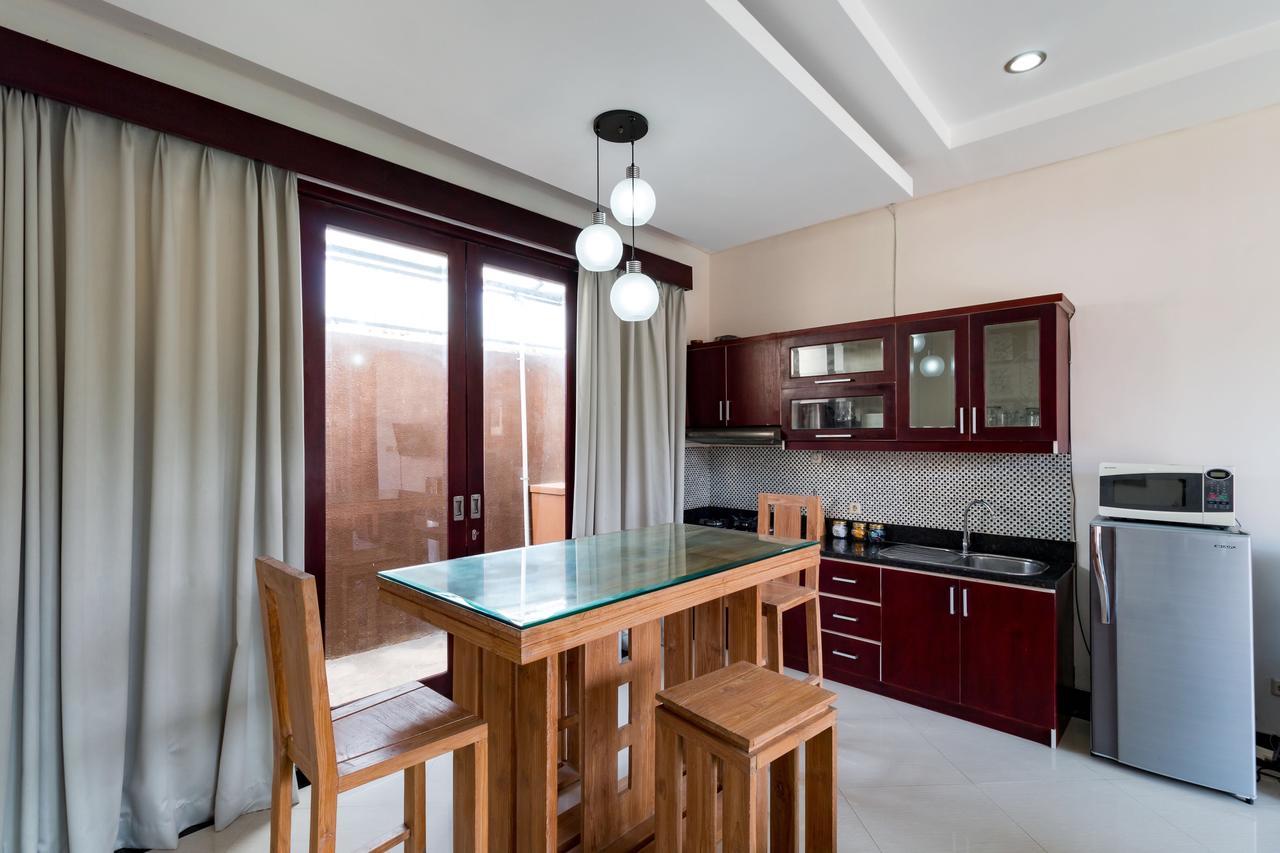 Villa Gayatri 塞米亚克 外观 照片