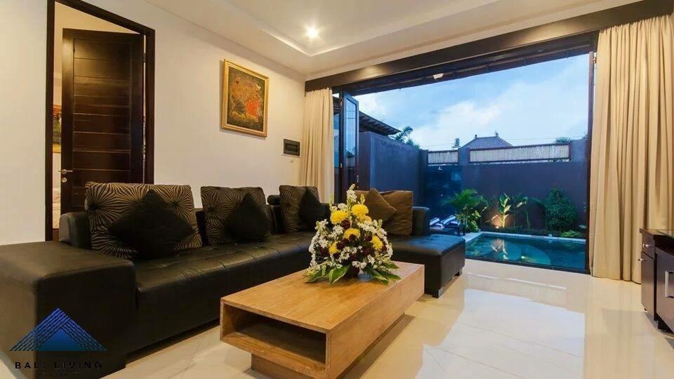 Villa Gayatri 塞米亚克 外观 照片