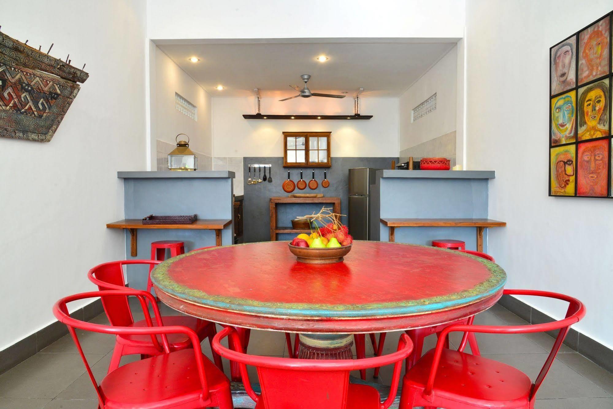 Villa Gayatri 塞米亚克 外观 照片