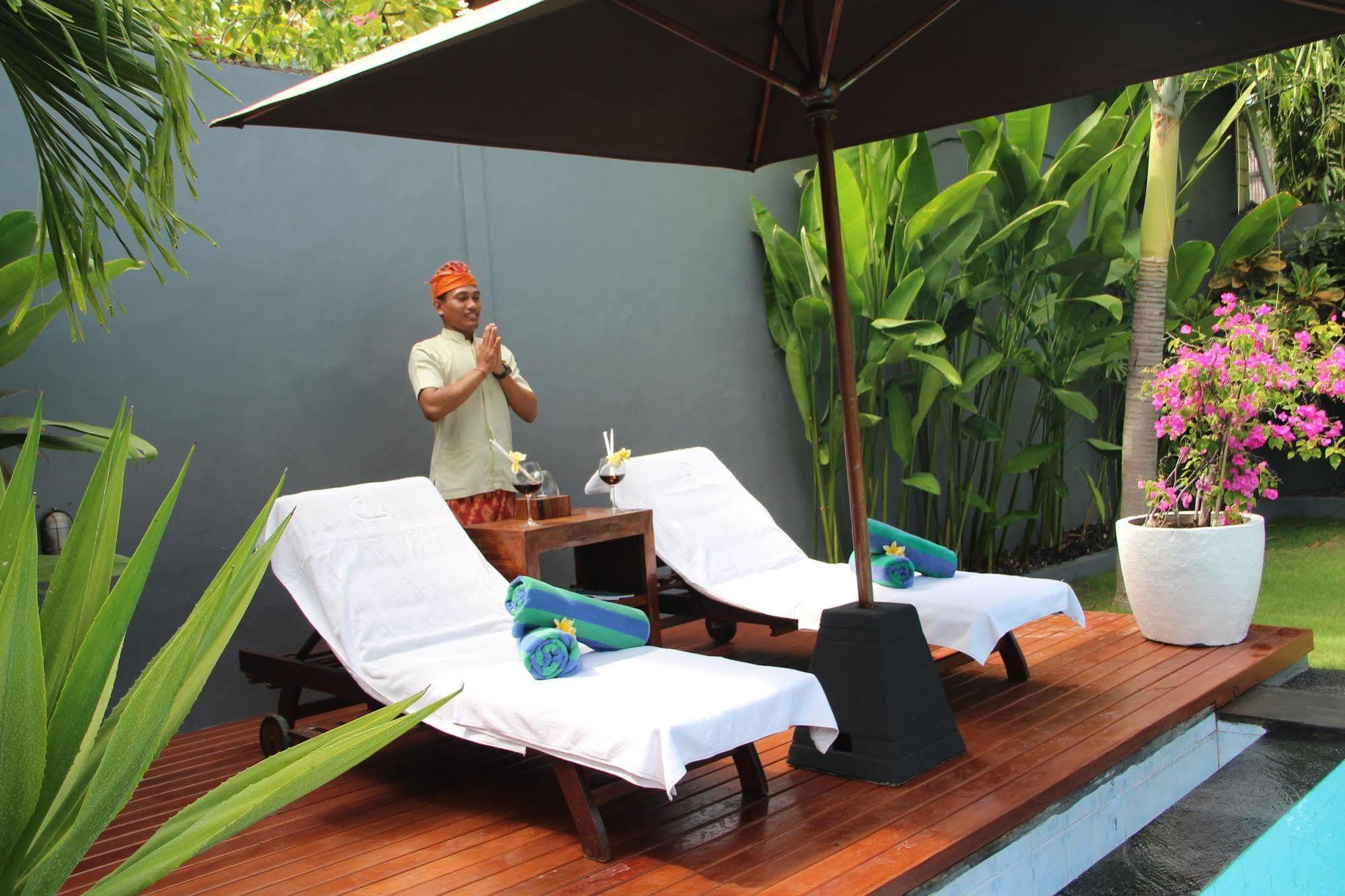 Villa Gayatri 塞米亚克 外观 照片