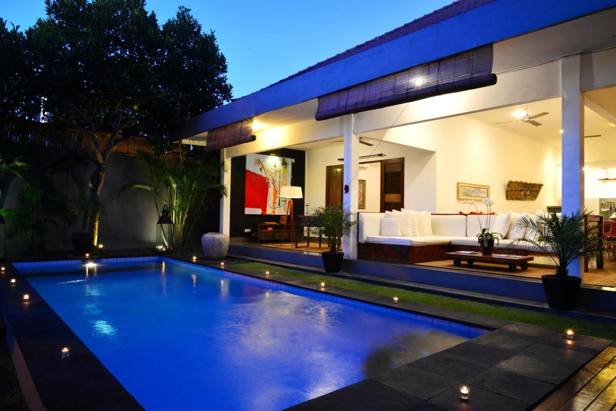 Villa Gayatri 塞米亚克 外观 照片