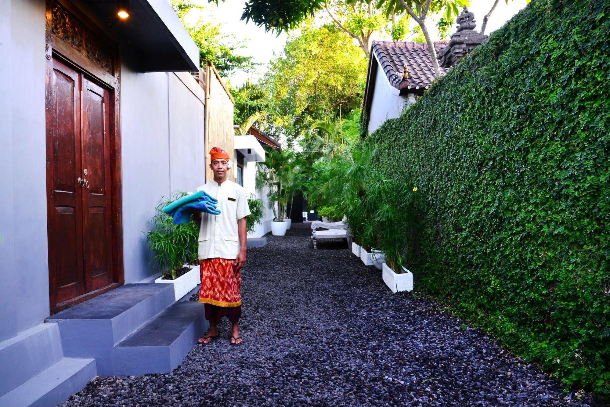 Villa Gayatri 塞米亚克 外观 照片