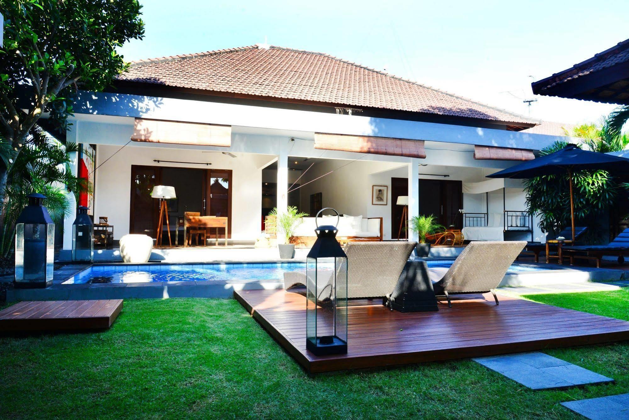 Villa Gayatri 塞米亚克 外观 照片