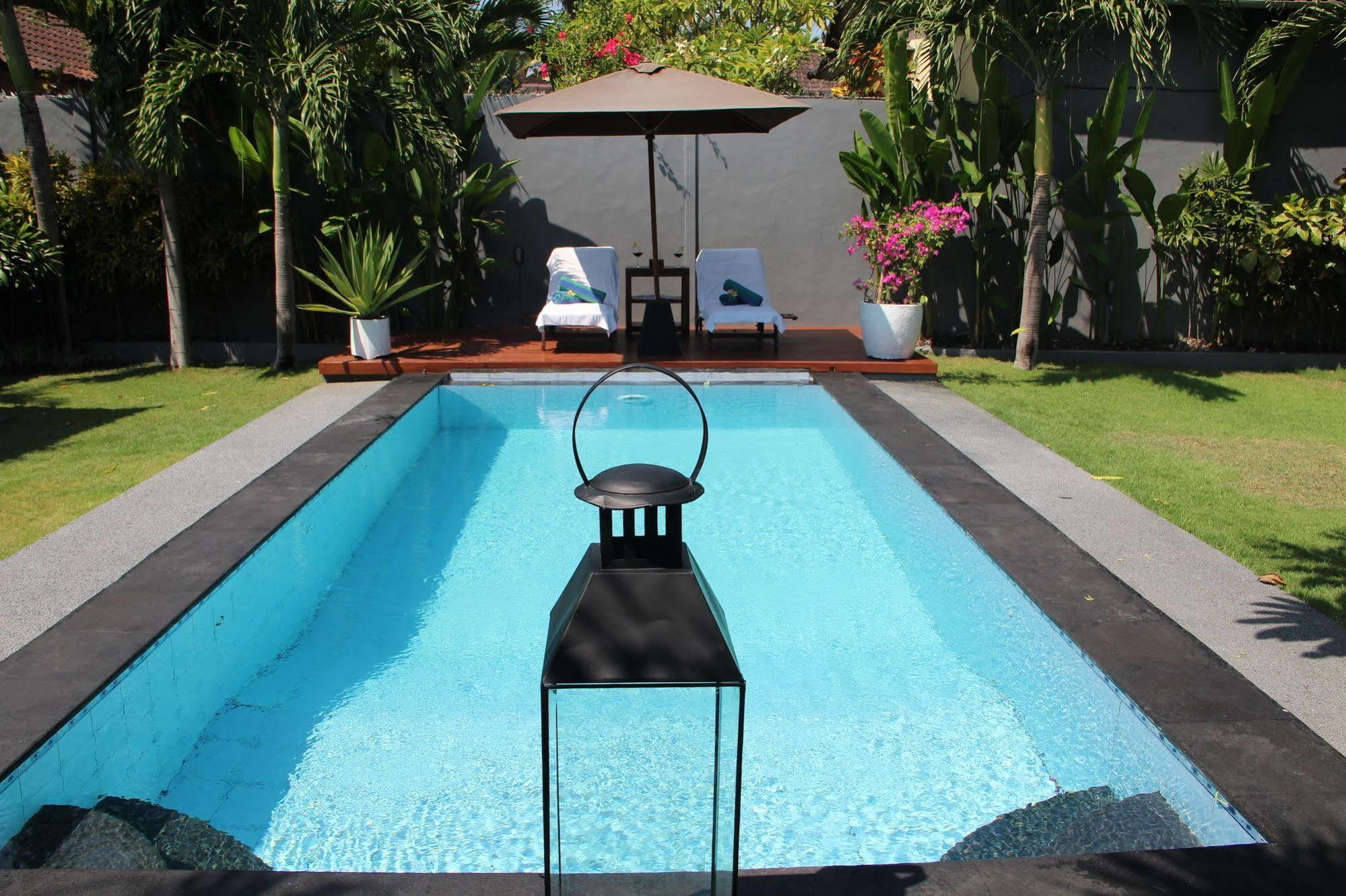 Villa Gayatri 塞米亚克 外观 照片